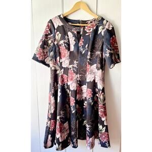 Roz & Ali dress size large black pink floral short sleeve knee length